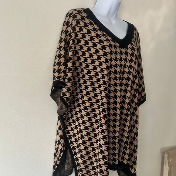 TALBOTS Houndstooth Poncho Sweater Cape 100% Cotton S/M Tan & Black NEW, No Tags - Picture 5 of 9